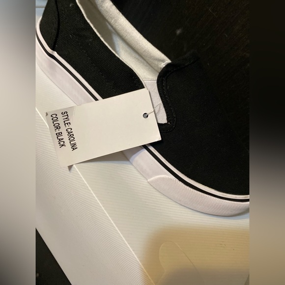 NWOT Women’s Black Deck Slip on Canvas Shoes Size:5 - Picture 7 of 7